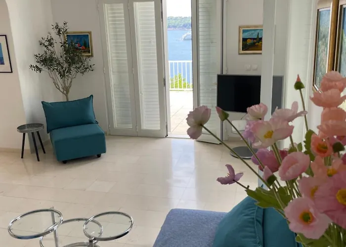 Alisa Villa